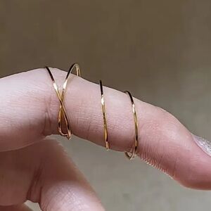 *NEW* Elegant Thin Gold Ring Set